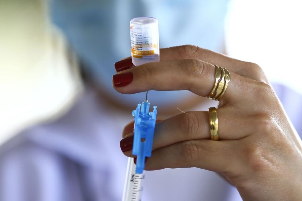 A imunização está suspensa desde a última quarta-feira/Marcelo Camargo/Agência Brasil