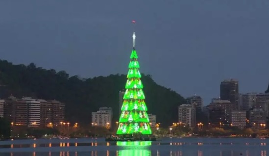A Árvore de Natal da Lagoa é o terceiro maior evento turístico do Rio de Janeiro/Reprodução 