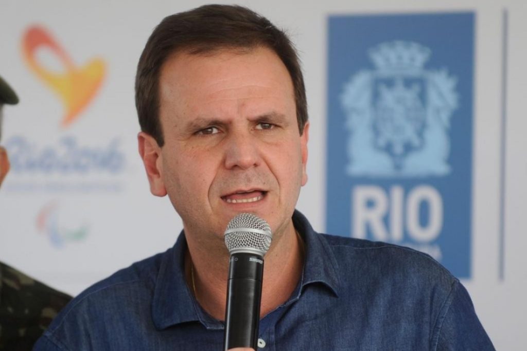 Paes admitiu que o Rio não tem estrutura para lidar com um possível temporal que atingiu cidades baianas