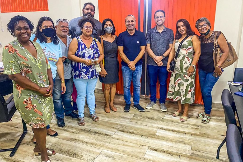 Prefeito Waguinho e secretário Denis Macedo se reuniram com representantes do Sepe