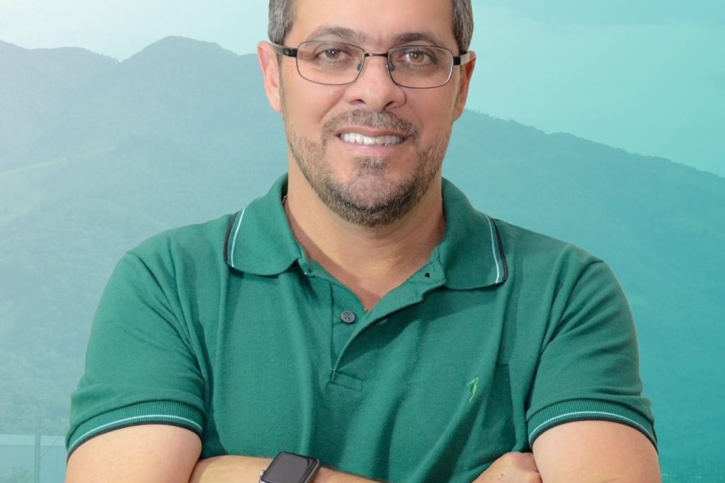 Leandro Pereira Neto sancionou lei que reajusta salário do prefeito