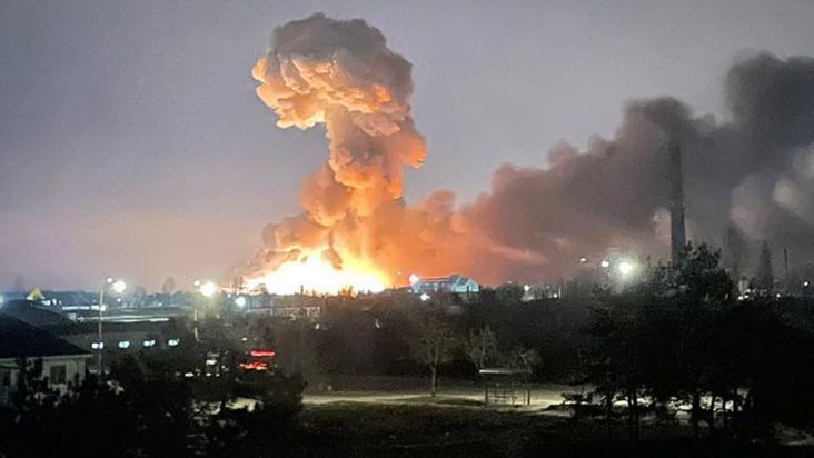 Explosão é vista na capital ucraniana de Kiev 