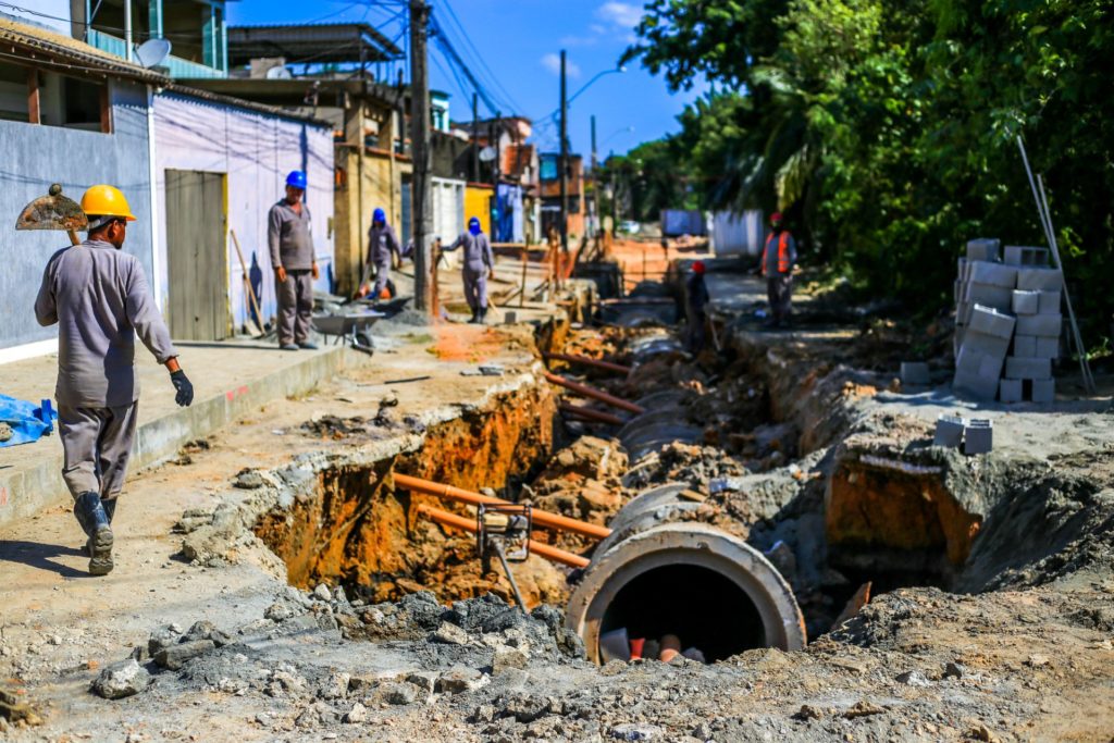 Quatorze ruas do bairro Jardim Anápolis estão recebendo obras de infraestrutura