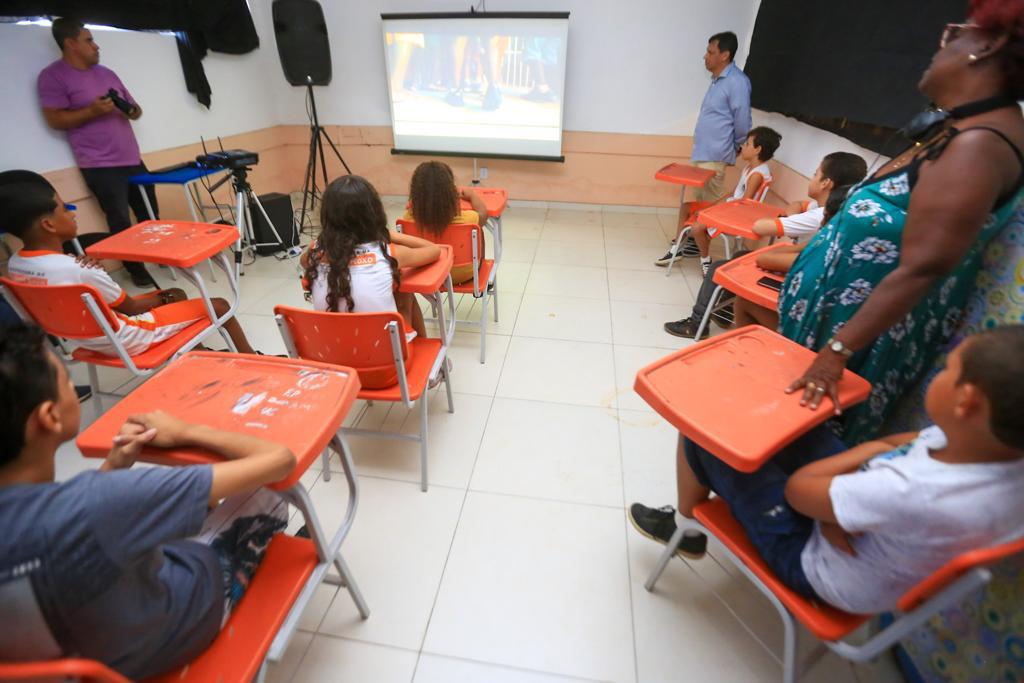 Ex-aluno da escola municipal Jardim Gláucia produz documentário sobre ...