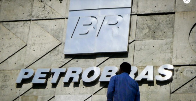 Petrobras teria que arcar com a defasagem entre os preços no mercado interno e os internacionais
