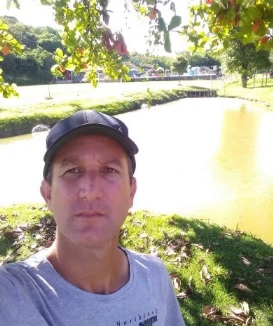 Rogério Nunes foi baleado várias vezes por criminosos em Nova Iguaçu e respira com a ajuda de aparelhos