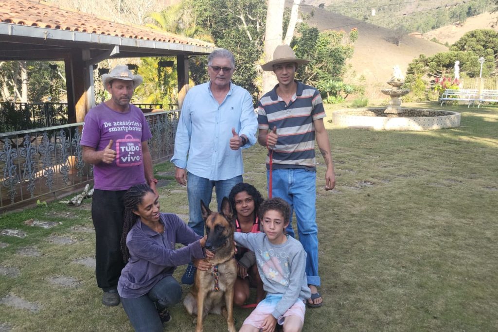 Cachorrinha foi adotada e ganhou novo lar, um sítio em Teresópolis, na Região Serrana/Divulgação