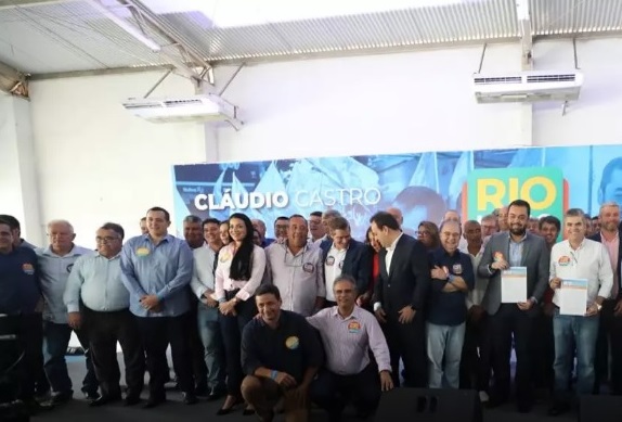 Governador Cláudio Castro no encontro com os prefeitos/Divulgação
