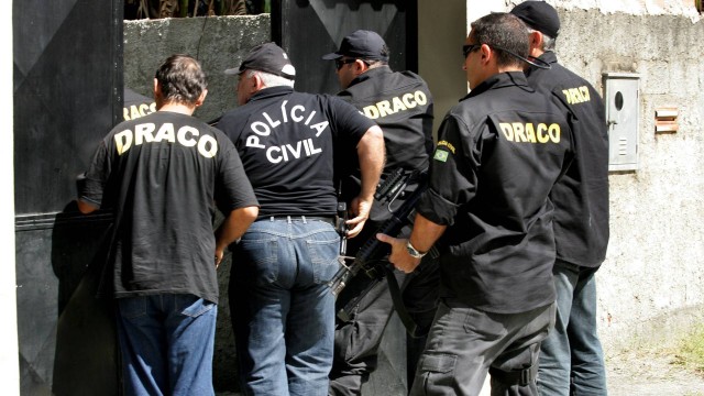 Draco faz Operação para prender quadrilha de milicianos na Baixada/Marcelo Piu / Agência O Globo
