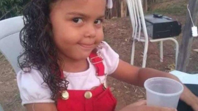 Esther Vitória, de apenas 5 anos, foi atingida quando caminhava perto de casa/Reprodução