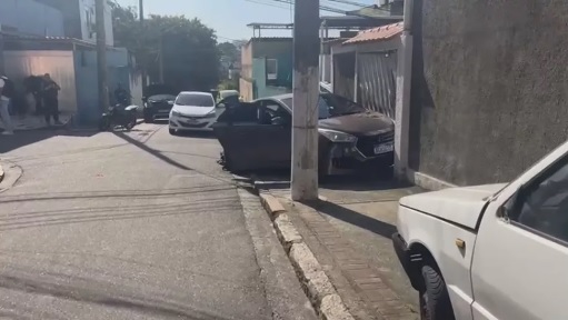 Moradores da Rua Herculano Pinheiro, na Pavuna, ficaram aterrorizados/Reprodução/Redes sociais
